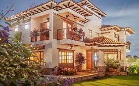 Hotel Casa De Las Flores  4*
